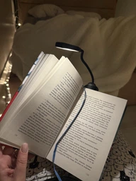 Лампа для чтения книг Аккумуляторная Перезаряжаемая 7 LED светодиодов 3 уровня свечения 3000-6000К Гибкая Clip ножка прищепка A01 Black фото от покупателей 3