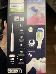 Электрическая зубная щетка Philips Sonicare HX7110/01 серии 5500 фото от покупателей 4