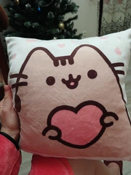 Плюшевая подушка Пушин Pusheen с сердцем квадрат 35х35 см белая