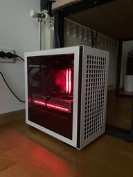 Видеокарта Sapphire Nitro+ Radeon RX 9060 XT 16GB (11350-01-20G) EU [156135] фото от покупателей 3