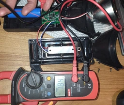 Ліхтар ручний акумуляторний пошуковий Quantum QM-FL1063 Tracker 3W LED+COB з функцією Power Bank (0751784842965) фото від покупців 6