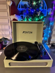 Вініловий програвач Fenton Voyager Sage з Bluetooth IN/OUT для всіх платівок, для початківця, оцифровка платівок, вбудовані динаміки, фонокорекор, еко-шкіра + Тестова платівка фото від покупців 4