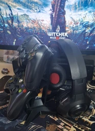 Универсальная подставка для геймпадов Xbox и PlayStation Черная фото от покупателей 3