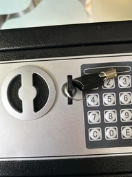 Сейф с электронным кодом и ключом Malatec Electronic Safe Box 23 x 17.5 x 17 см (8799) фото от покупателей 1