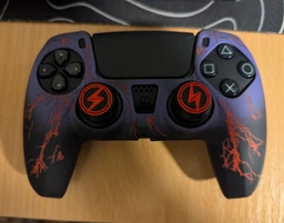 Якісний захисний силіконовий чохол Red Lightning для геймпаду Sony DualSense PS5 + накладки на стіки