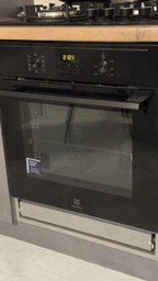 Духовой шкаф электрический Electrolux EOF3H50BK фото от покупателей 15