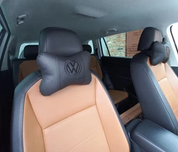 Подушка автомобильная под шею АвтоХоп на подголовник с черным логотипом Volkswagen