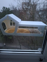 Кормушка для птиц на окно House_for_birds "Домик белый" фото от покупателей 3