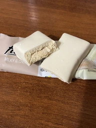 Протеиновый батончик FitWin Protein Bar 33%, 60 грамм - Молочно-сливочный с начинкой