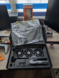 Відеокарта Gigabyte GeForce RTX 5070 Ti EAGLE OC SFF 16G (GV-N507TEAGLE OC-16GD) фото від покупців 1