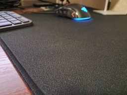 Килимок для мишки Razer Strider Quartz L Pink (RZ02-03810300-R3M1) фото від покупців 1