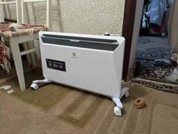 Экономный электрический обогреватель конвектор отопления Electrolux ECH/AGI-2000 M 2000 Вт настенный напольный фото от покупателей 8