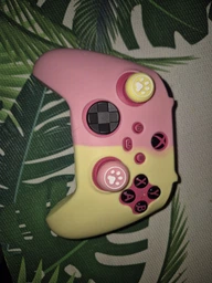 Якісний захисний силіконовий чохол Yellow/Pink для геймпаду Xbox Series X|S + накладки на стіки Cat Paws фото від покупців 3