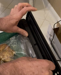 Вакууматор для продуктів машина для вакуумування та зварювання пакетів Vacuum Sealer фото від покупців 1