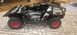 Конструктор LEGO Technic Audi RS Q e-tron 914 деталей (42160)