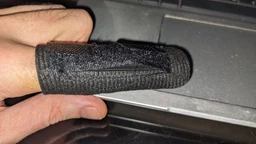 Фиксатор для пальца руки на липучке Finger Splint Doctor, фиксирующий ортез-бандаж на палец при растяжениях, травмах, вывихах, переломах и артрите, размер универсальный Черный, AFD-1-Black фото от покупателей 2