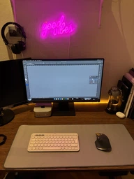 Игровая поверхность Logitech Desk Mat Studio Series Darker Rose (956-000053) фото от покупателей 1