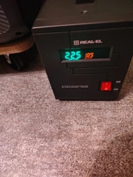 Стабілізатор напруги Real-El Stab Energy-2000, Black (EL122400013) фото от покупателей 3