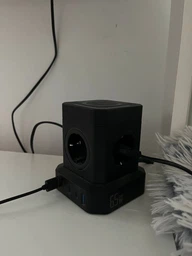 Универсальный сетевой удлинитель RZTK GaN Hub Wireless 65W + 3 USB-A (QC 3.0) + USB-С (PD20W) Black 2 м фото от покупателей 1