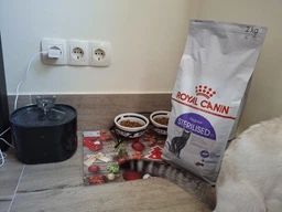 Сухой корм Royal Canin Sterilised 37 - для кастрированных кошек и стерилизованных кошек, 4 кг (2537040) фото от покупателей 2