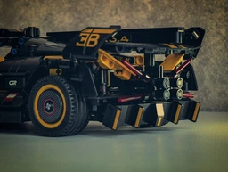 Конструктор LEGO Technic Bugatti Bolide 905 деталей (42151) фото от покупателей 2