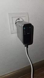 Зарядний пристрій Anker 140W USB-C Charger, 4 порти швидкої зарядки з технологією GAN, кольоровий дисплей - Dark Gray (американська вилка) фото від покупців 3