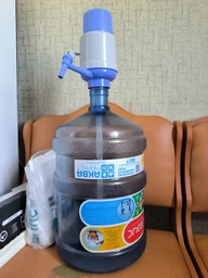 Помпа для воды Lilu Econom Plus механическая с краном фото от покупателей 2