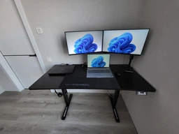 Стіл Ultradesk LEVEL V2 140см Регулювання висоти Чорно-зелений фото від покупців 2