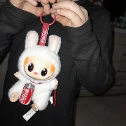 Детская мягкая игрушка сюрприз Лабубу Labubu Coca-Cola плюшевая, брелок для ключей сумки рюкзака для детей и взрослых 17 см фото от покупателей 4