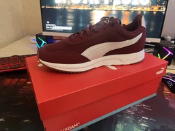 Чоловічі кросівки Puma R78 Lightwind 40026718 42.5 (8.5UK) 27.5 см Bordeaux Red/White/Amarena (4069161530708)