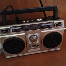 Портативный радиоприемник AM/FM/SW и MP3 работа от сети и аккумулятора с USB, SD, MICRO SD ретро радио колонка серый фото от покупателей 3
