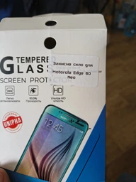 Захисне скло LUX для Motorola Edge 60 Neo повне проклеювання чорний фото від покупців 4
