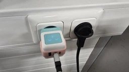 Зарядное устройство Ugreen Nexode RG RobotGaN CD361 65W 2xUSB-C + USB-A GaN PD PPS LED-дисплей Розово-голубой (35855) фото от покупателей 1