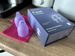 Набор менструальных чаш Satisfyer Feel Confident (lila), 15мл и 20мл, мешочек для хранения
