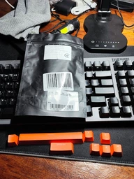 Набір кейкапів Hator Green Lime PBT keycaps ESC/SPACE/ENTER/R.SHIFT/ARROWS (HTS-710) фото від покупців 2
