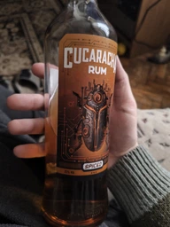 Алкогольний напій на основі рому Cucaracha Spiced Gold 0.5 л 35% (4742883014663) фото від покупців 1