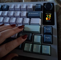 Механічна бездротова ігрова клавіатура LANGTU LT75 Pro з hotswap, Type-C, Bluetooth, 2,4 ГГц, RGB, Дисплей, 75 клавіш (розкладка ENG-UA, QWERTY). М'ятний