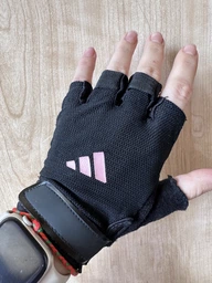 Рукавички для тренінгу Adidas Essential Training Gloves сірий Жін S ADGB-15001PK S
