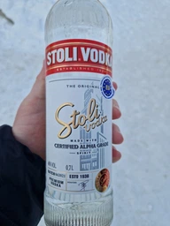 Водка Stoli 0.7 л 40% (4750021000140N)