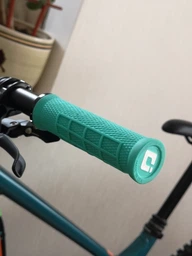 Грипси ODI Elite Flow, V2.1 Lock-On, Mint w/Black Clamp, м'ятні із чорними замками фото від покупців 2