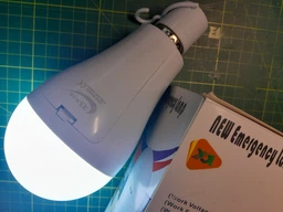 Лампа аккумуляторная LED 20W, E27, Автономная аварийная лампочка 6800-7300К + 2 сменных аккумулятора, Белая (3641245742) фото от покупателей 1