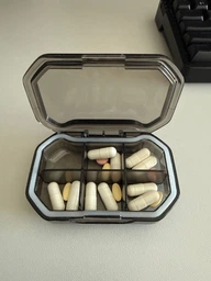 Влагозащитная пластиковая таблетница для лекарств на 6 отделений Pill Case органайзер - контейнер для витаминов и таблеток, 9.2х6.2х2.5 см, зеленая (100711780) фото от покупателей 2