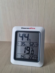 Цифровой термогигрометр ThermoPro TP50 для измерения температуры и влажности в комнате