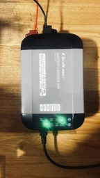 Зарядное устройство Qoltec Smart Monolith charger for LiFePO4 AGM GEL SLA 30A 12V (5901878519555)