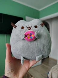 Плюшевая мягкая игрушка Кот Пушин с пончиком 15х15 см Pusheen Cat