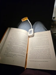 Светодиодный светильник лампа для чтения книг работы на аккумуляторе фонарик для чтения книг на прищепке BookClip 677 фото от покупателей 2