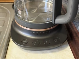 Электрочайник Electrolux 2400 Вт стекло, выбор температуры нагрева 1.7л Медный (E7GK1-8BP)