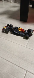 Гоночный автомобиль на радиоуправлении Rastar F1 Oracle Red Bull Racing RB18 (6930751323148)