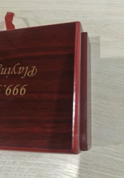 Набір подарунковий Duke 999.9 Gold Playing Cards на 1 колоду 100% пластик, сорочка "100 Dollars" 54 аркуша, золото/червоний лак (11х8х4 см) (DN32376)