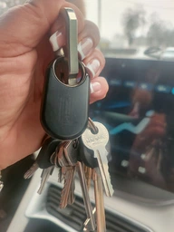 GPS Bluetooth трекер смарт брелок для iPhone iOS Find My локатор маячок поисковый для ключей детей животных котов собак авто вещей смарт трекер комплект 2шт черный белый мини беспроводной портативный геотрекер AirTag аналог противокражный сигнализация фото от покупателей 1